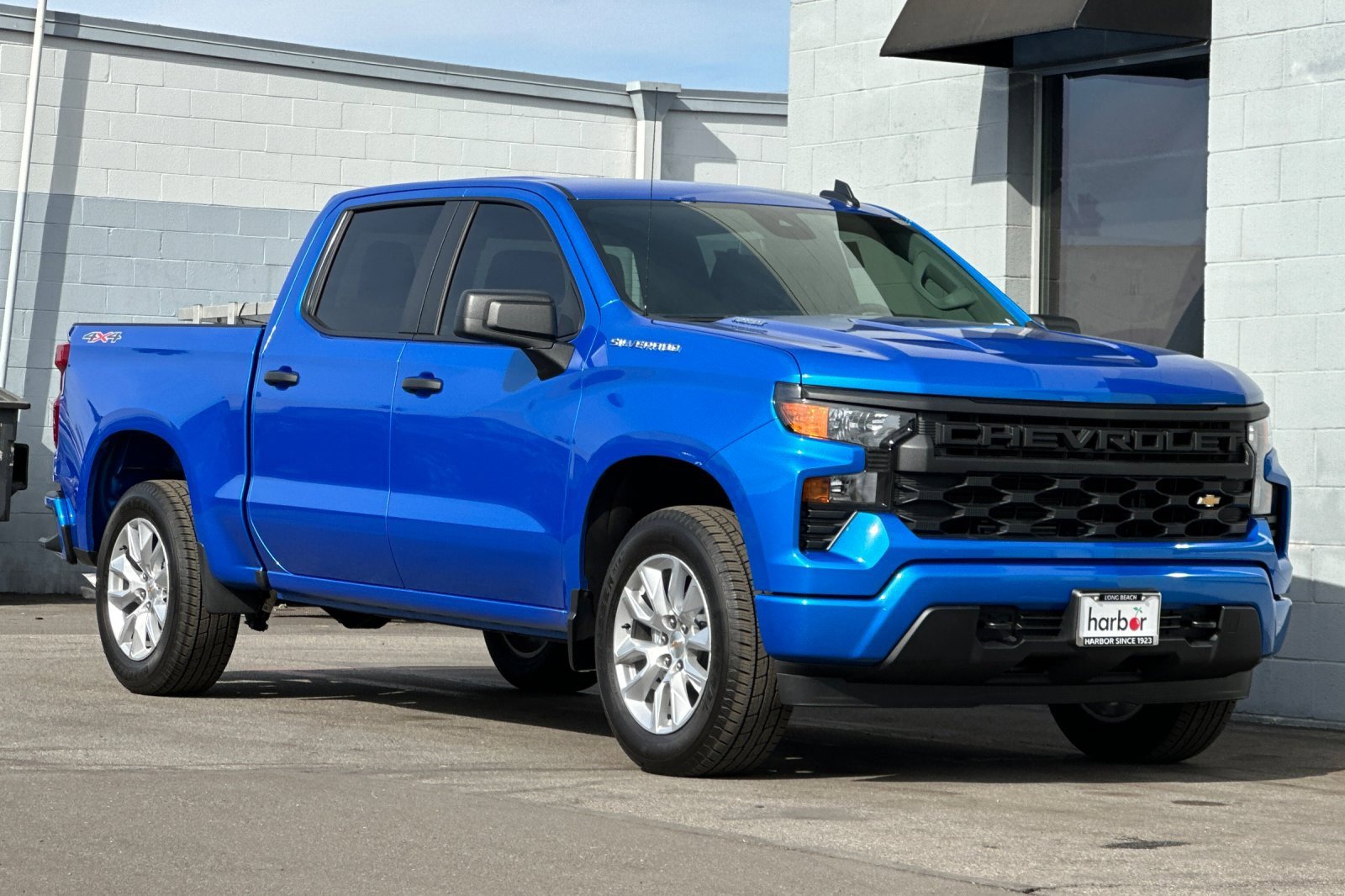 2025 Chevrolet Silverado 1500 Custom photo 2