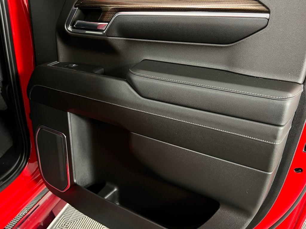 2024 Chevrolet Silverado 1500 LT1 photo 25