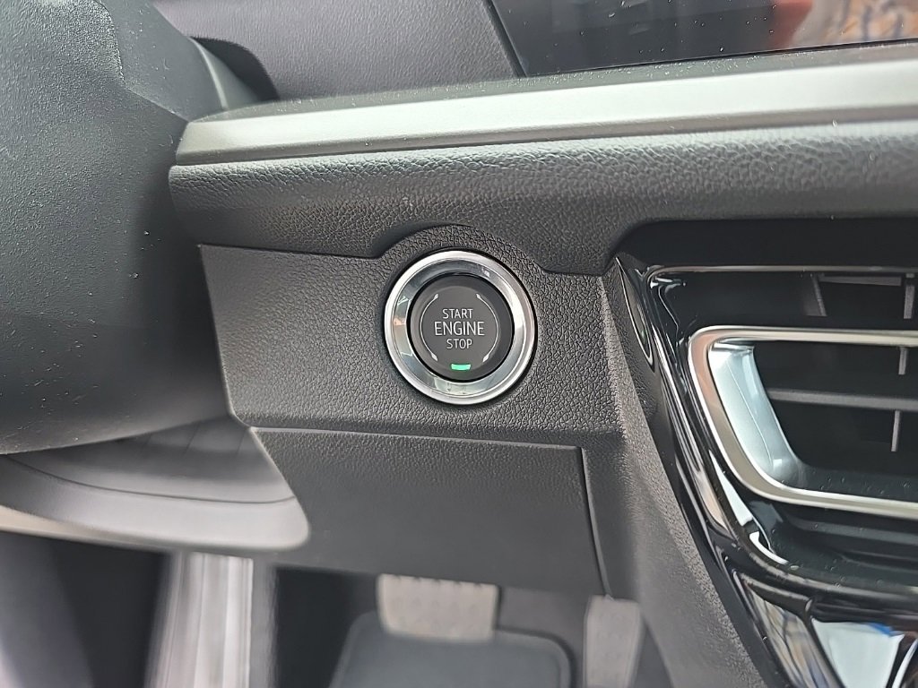 2025 Chevrolet Traverse photo 17