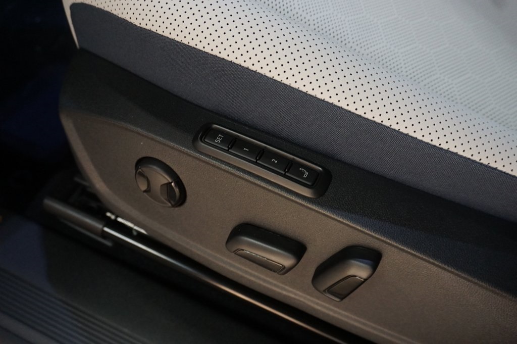 2025 Volkswagen ID.4 Pro S photo 23