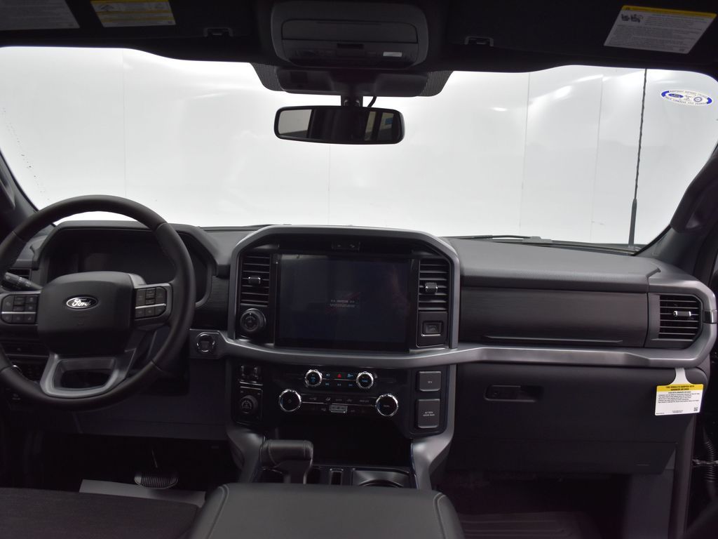 2025 Ford F-150 XLT photo 7