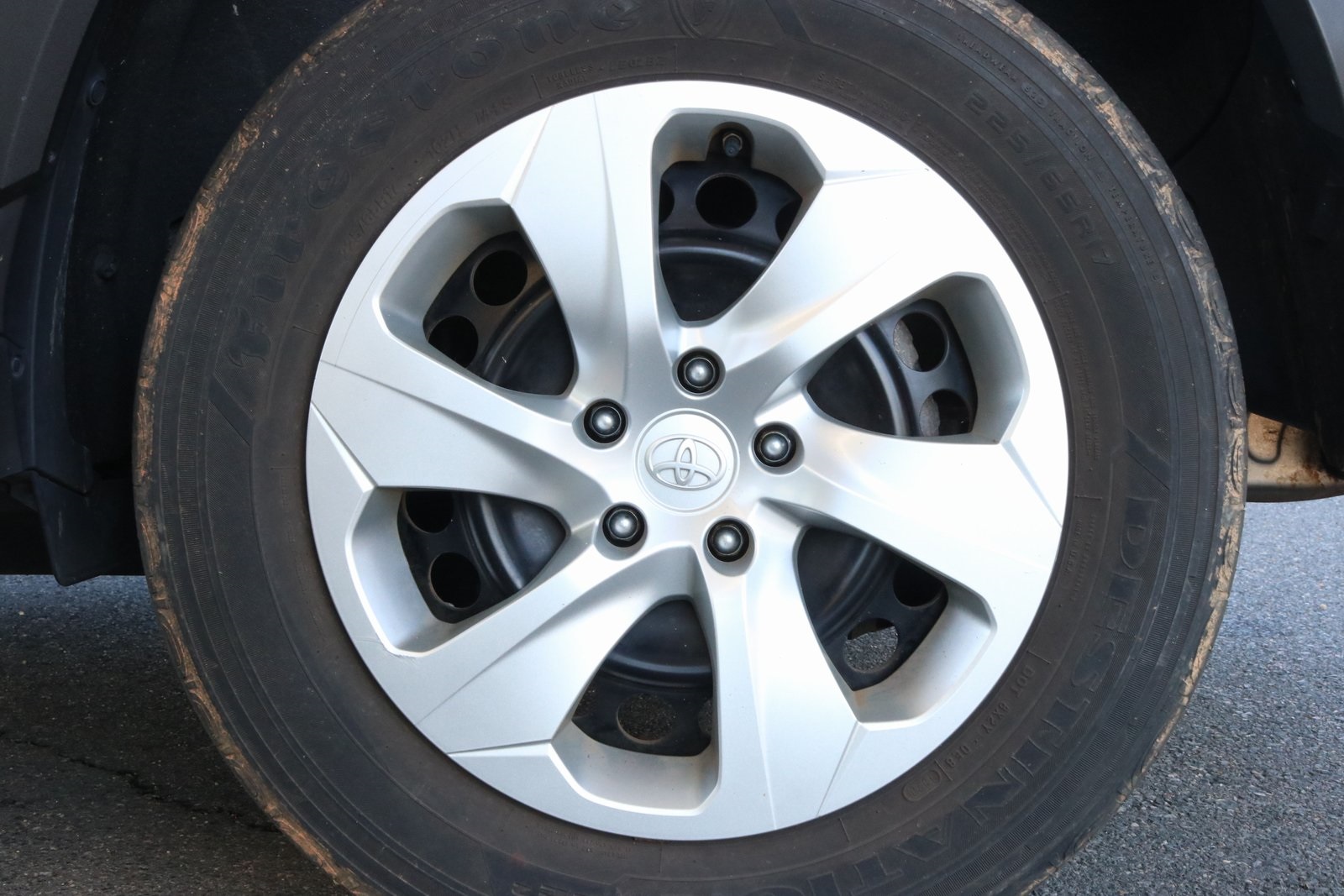 2020 Toyota RAV4 LE photo 15