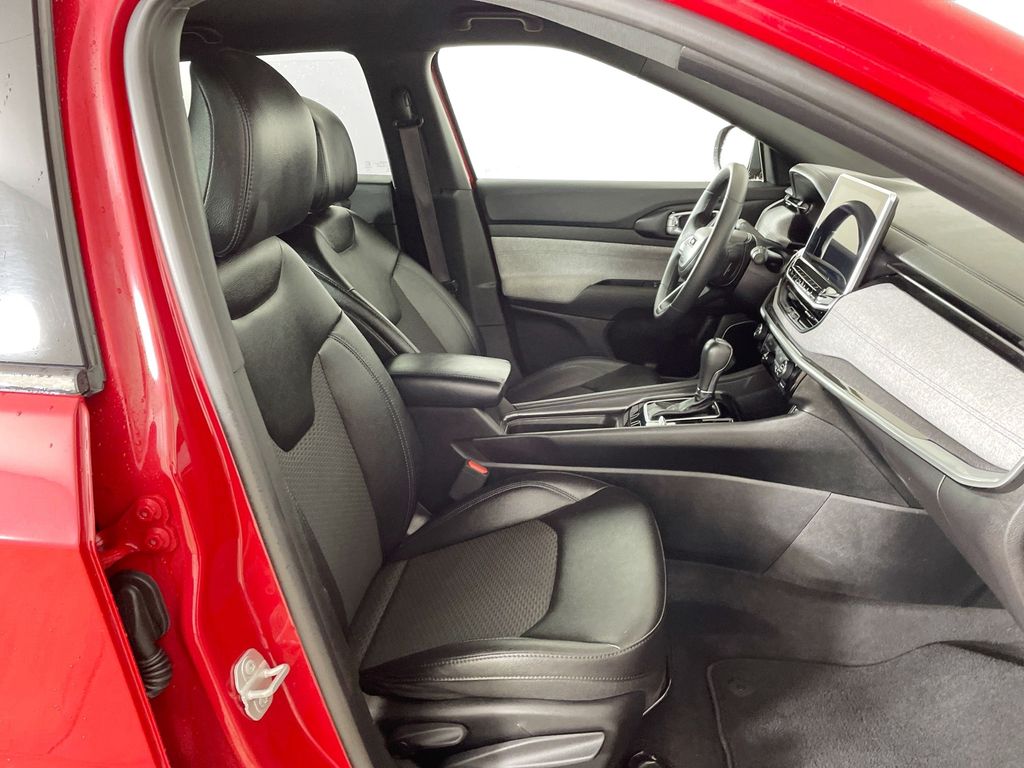 2024 Jeep Compass Latitude photo 22