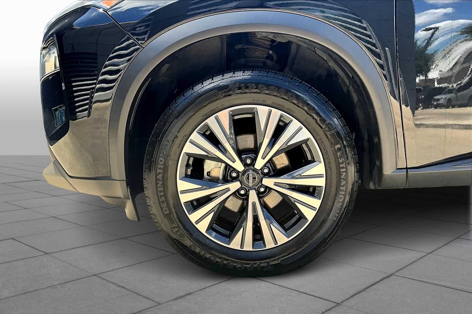 2023 Nissan Rogue SV photo 9