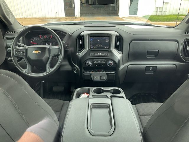 2024 Chevrolet Silverado 1500 photo 3