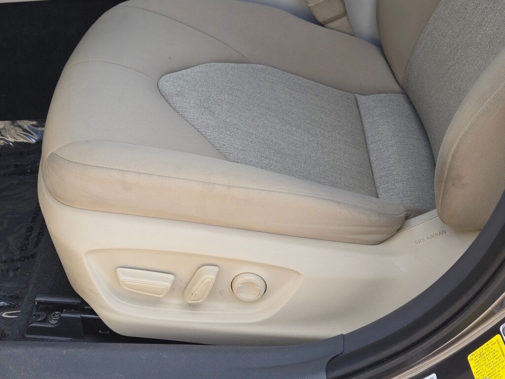 2022 Toyota Camry LE photo 15