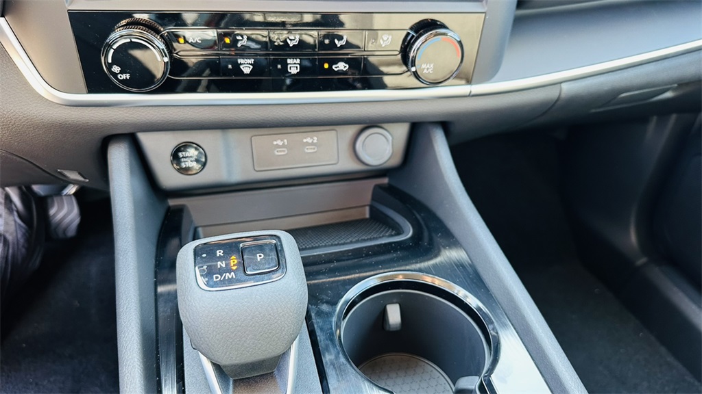 2025 Nissan Rogue S photo 21