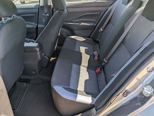 2023 Nissan Versa 1.6 SV photo 21