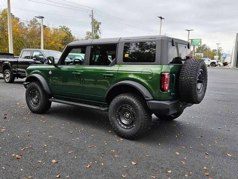 2024 Ford Bronco Outer Banks photo 9
