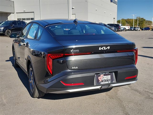 2025 Kia K4 LXS photo 3