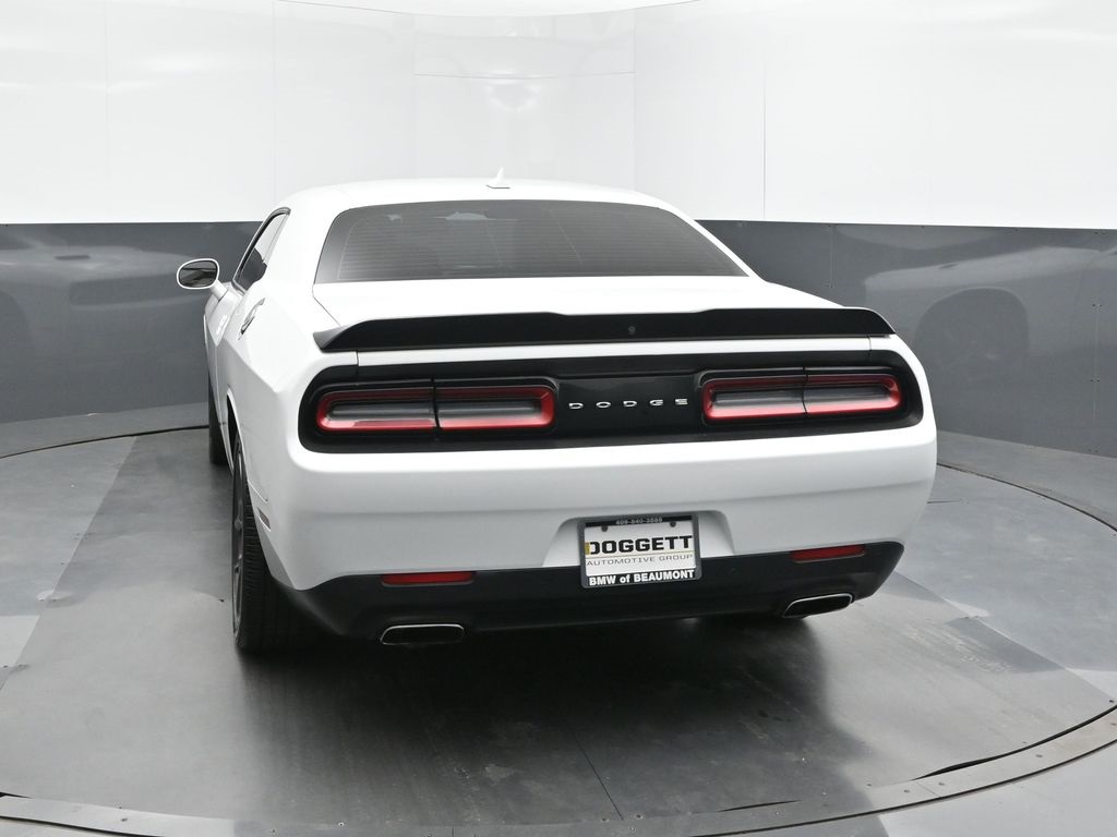 2018 Dodge Challenger SXT photo 8