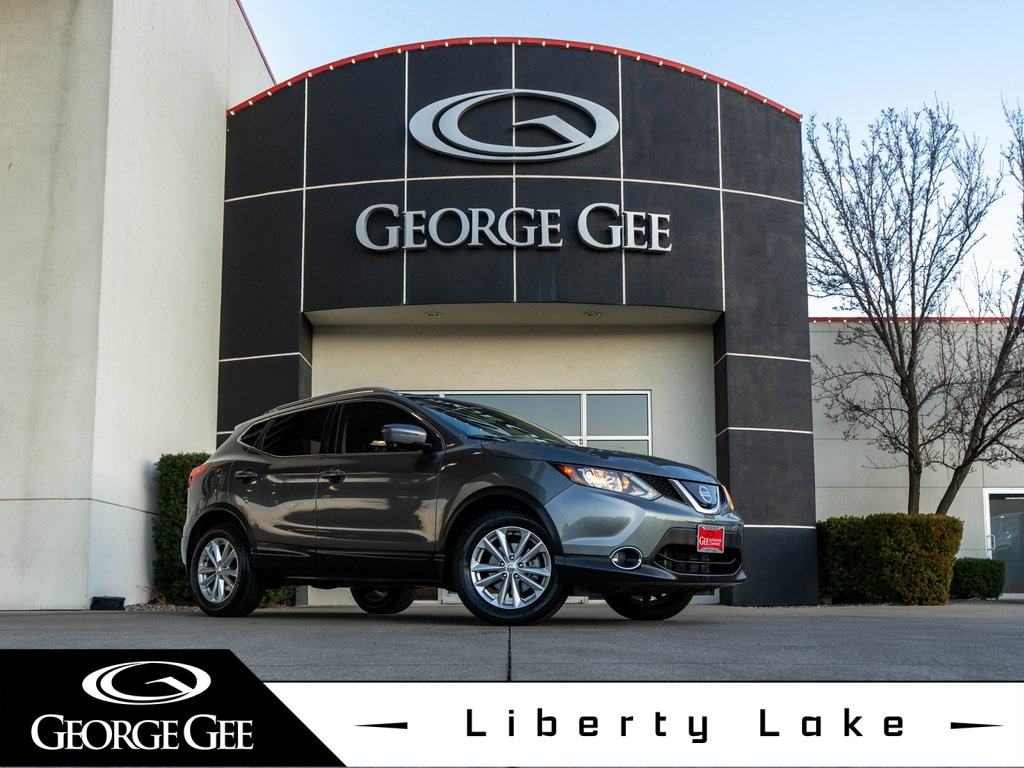 2018 Nissan Rogue Sport SV's photo