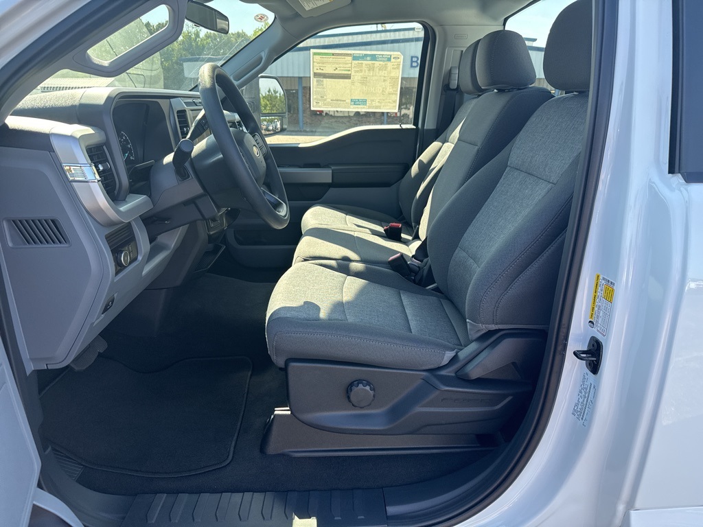 2025 Ford F-350 XL photo 3