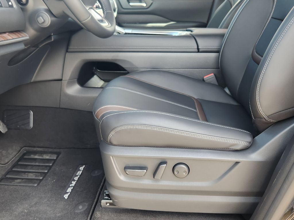 2025 Nissan Armada SL photo 11