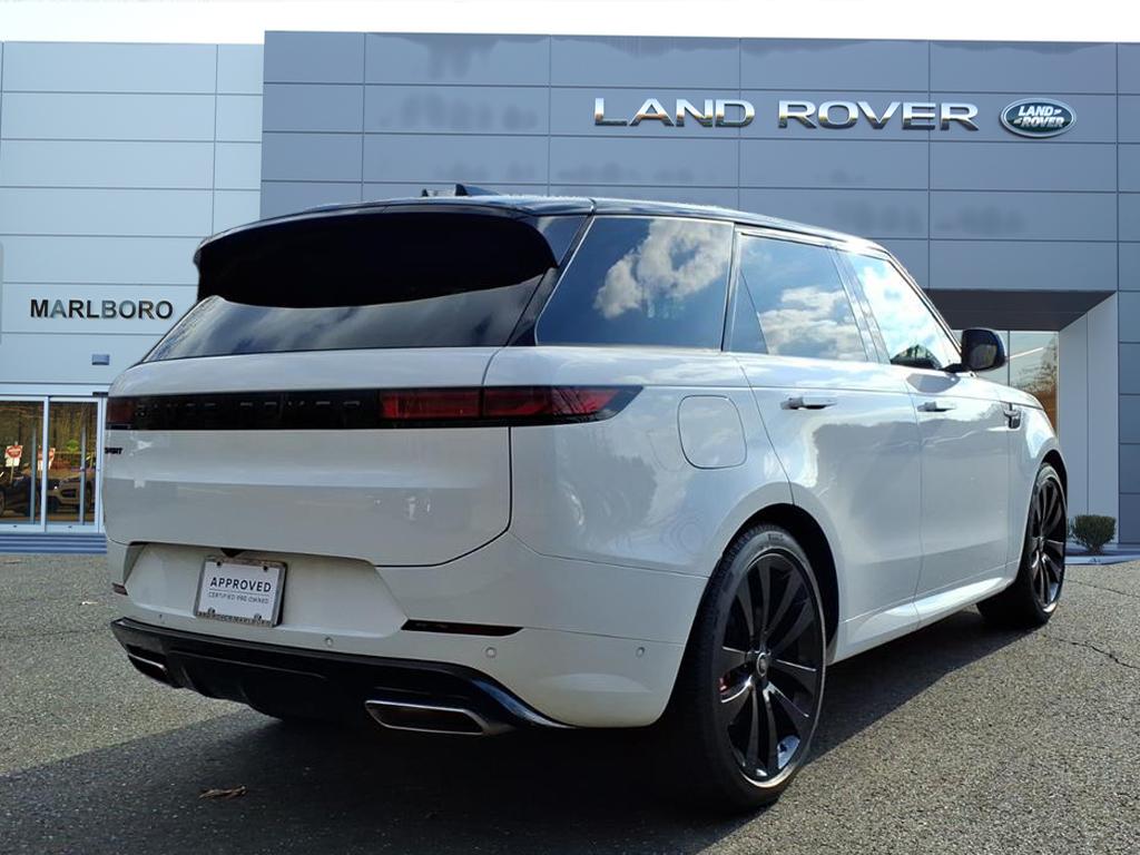 2025 Land Rover Range Rover Sport SE photo 2