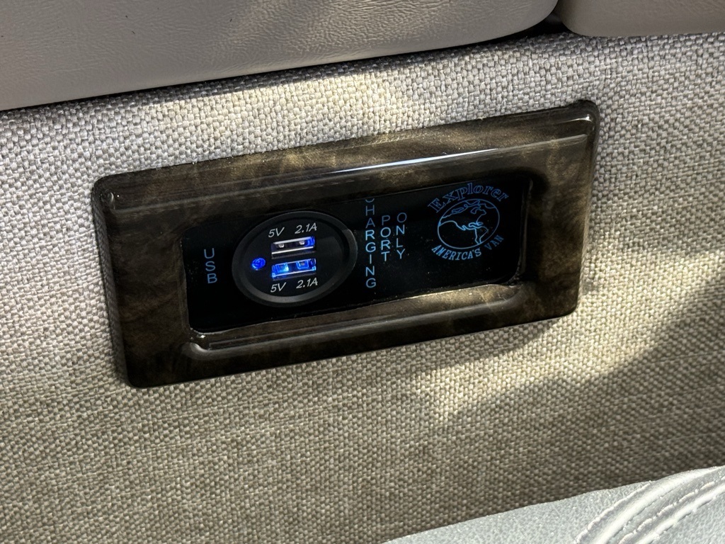2025 Gmc Savana photo 34