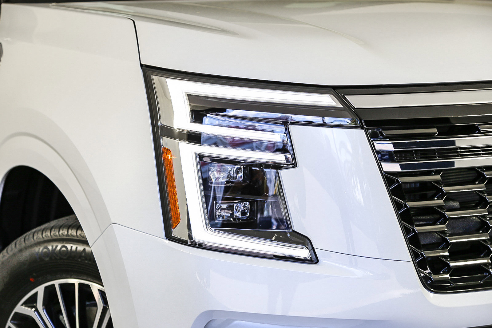 2025 Nissan Armada SL photo 2