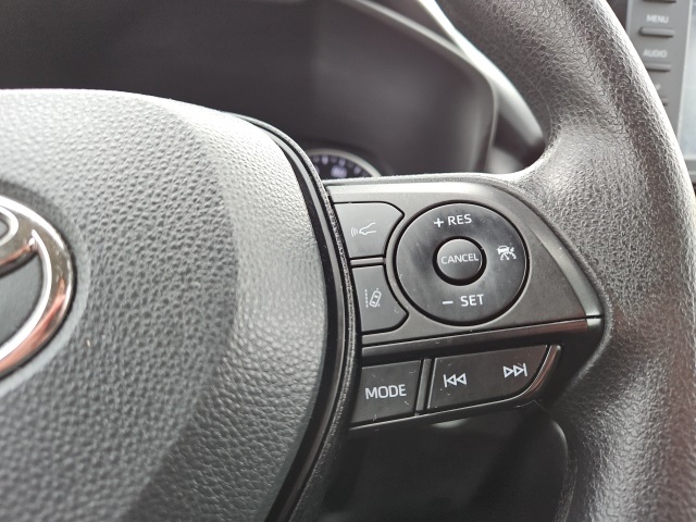 2022 Toyota RAV4 Hybrid XLE photo 35
