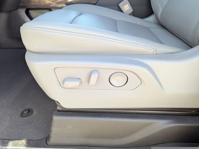 2025 Chevrolet Silverado 1500 LT photo 13