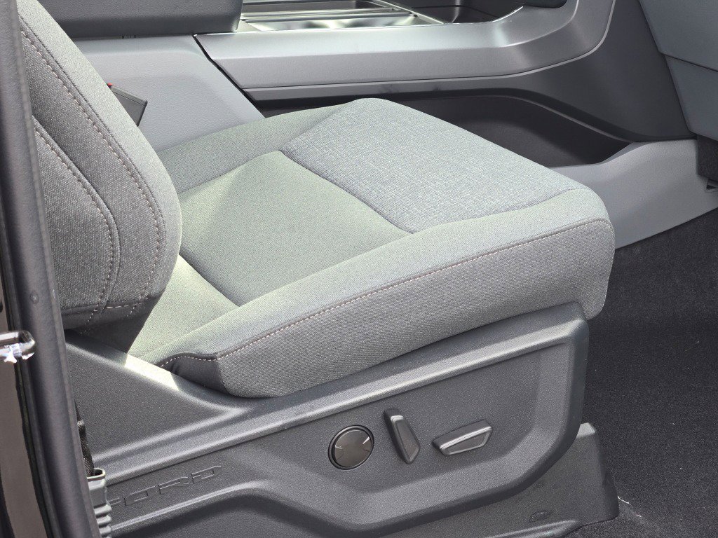 2025 Ford F-150 XLT photo 6