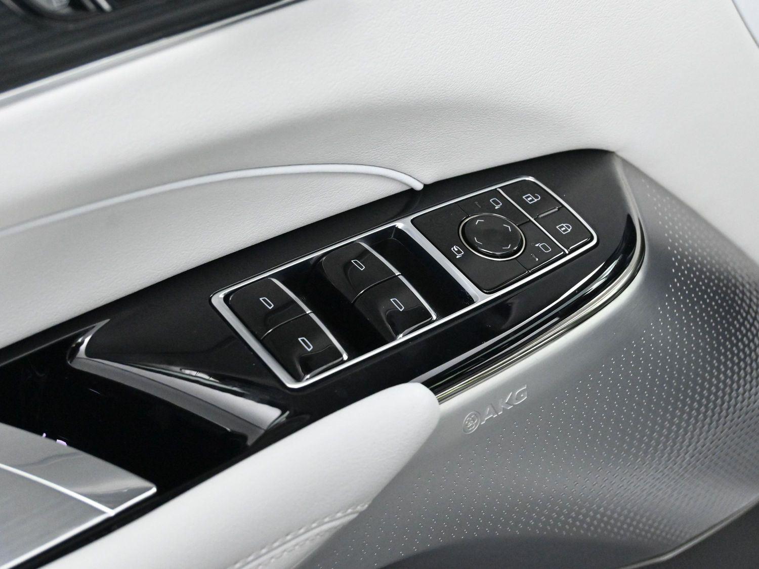 2024 Cadillac Lyriq Luxury photo 12