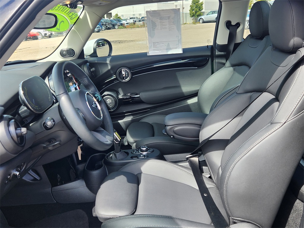 2024 Mini Cooper 2 Door Hardtop SE photo 7