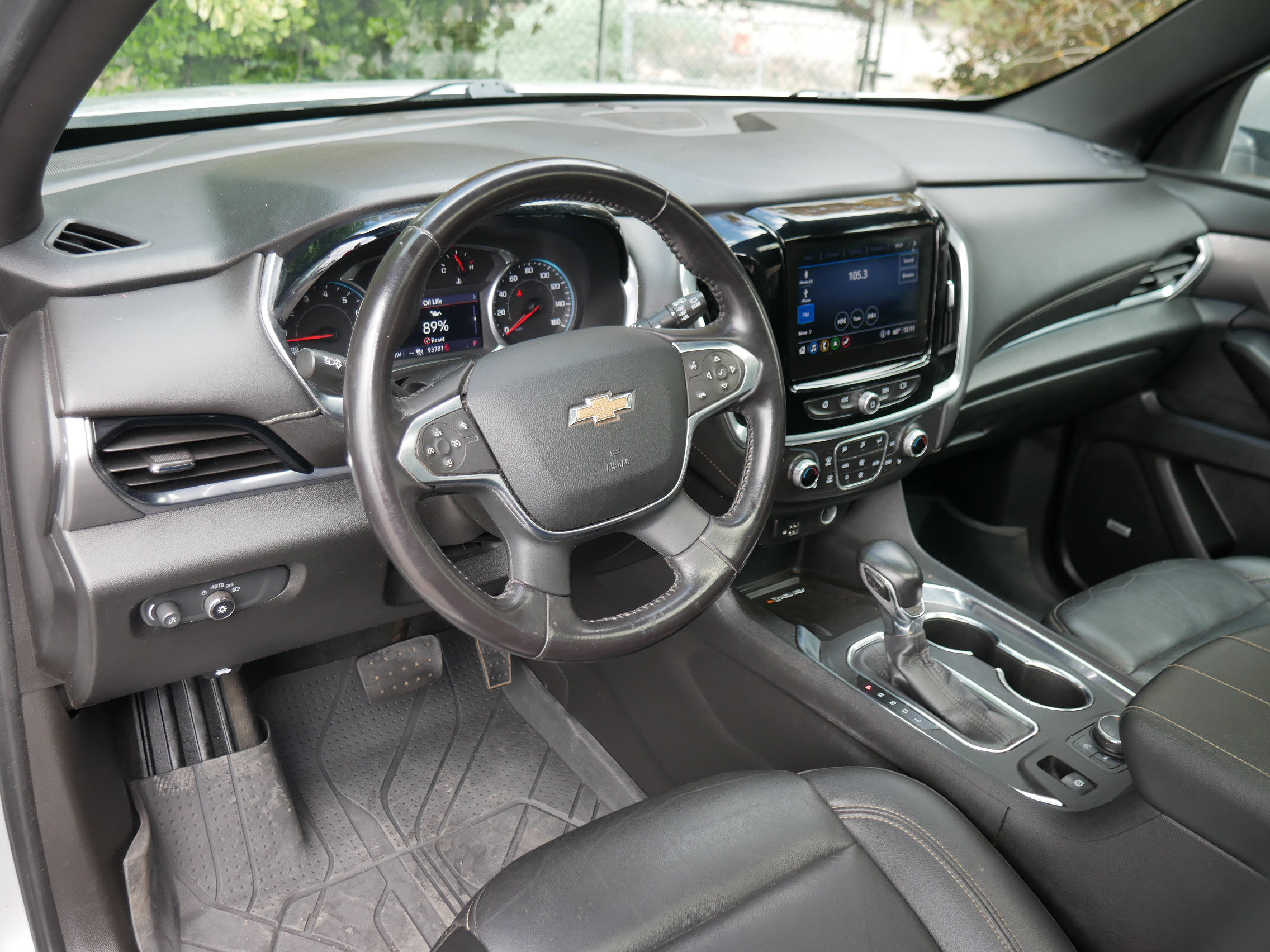 2022 Chevrolet Traverse Leather photo 3