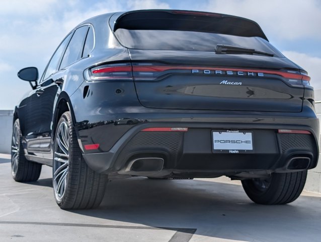 2023 Porsche Macan T photo 3