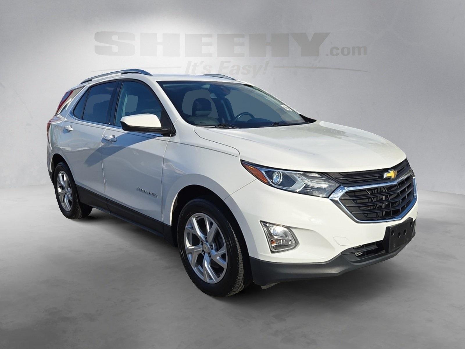 2020 Chevrolet Equinox LT photo 2