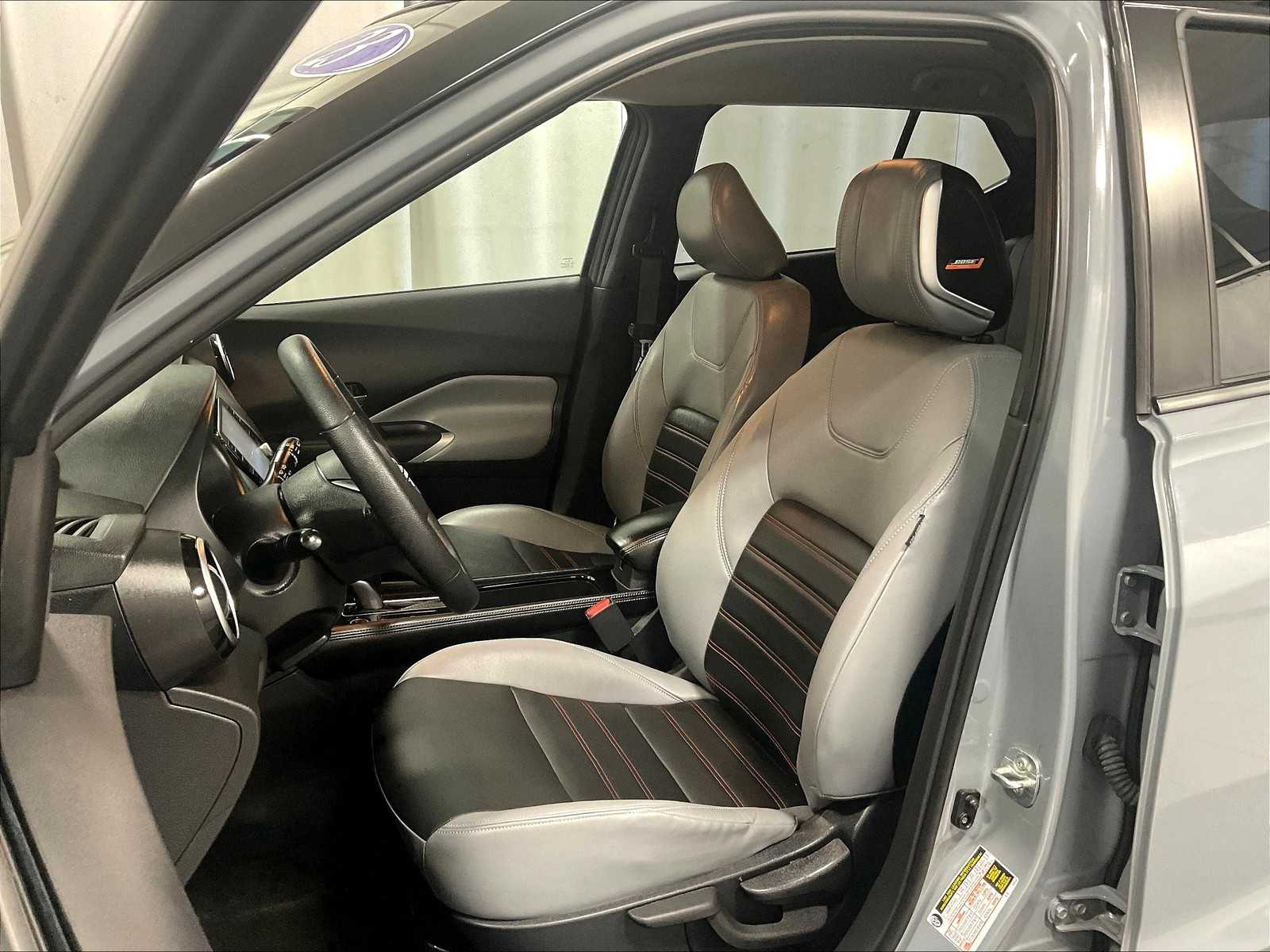 2023 Nissan Kicks SR photo 9