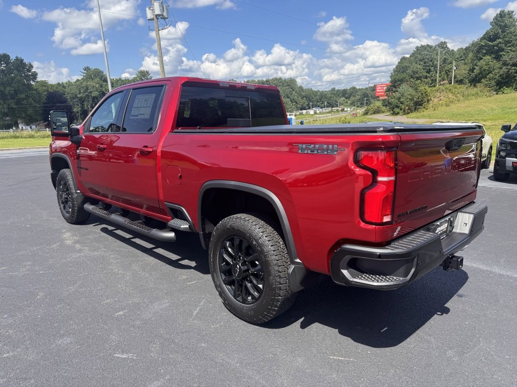 2025 Chevrolet Silverado 2500HD LTZ photo 13