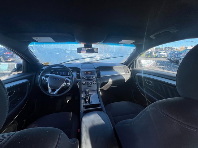 2015 Ford Taurus SEL photo 3