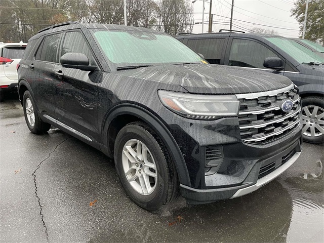 2025 Ford Explorer Active's photo