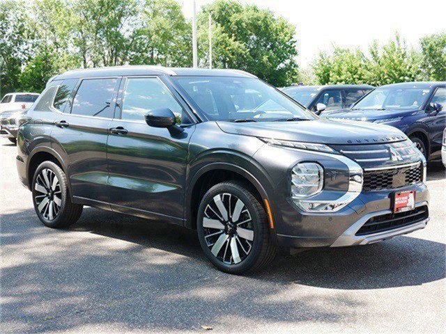 2025 Mitsubishi Outlander SEL's photo