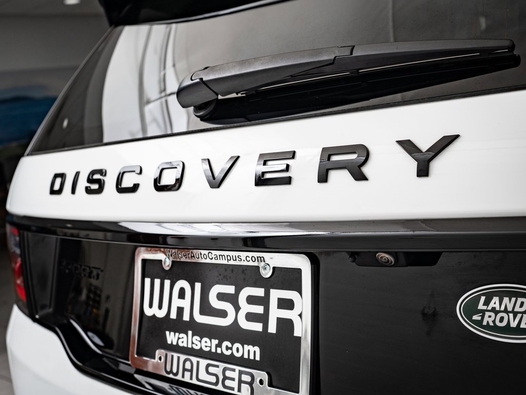 2022 Land Rover Discovery Sport SE R-Dynamic photo 9