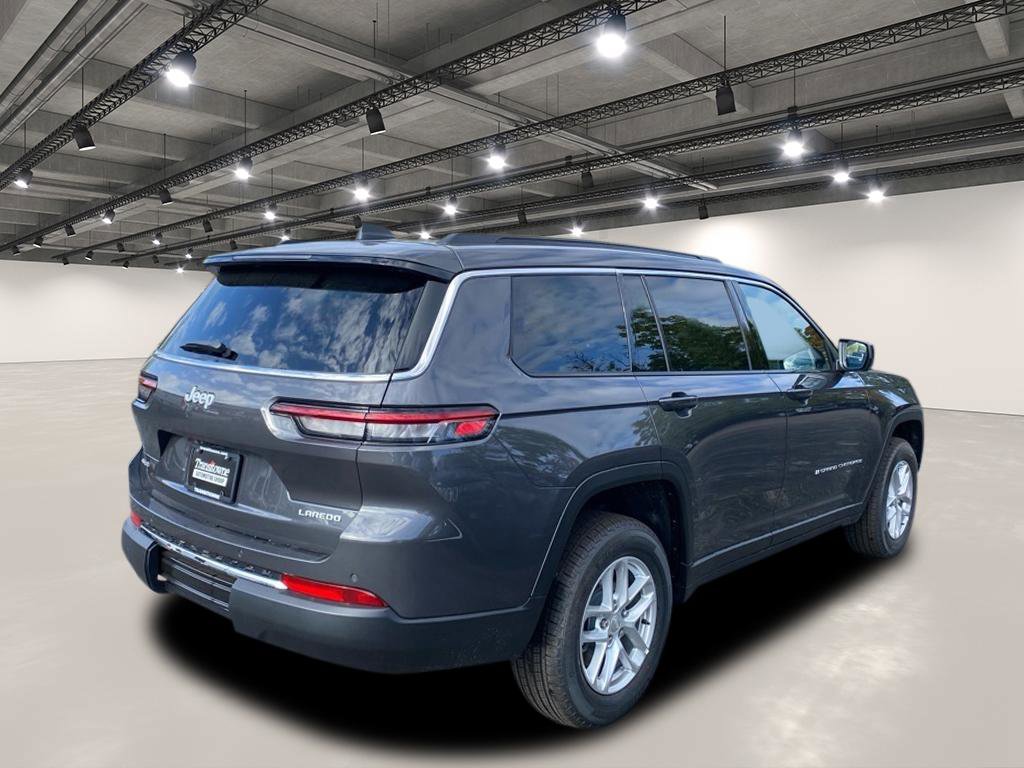 2025 Jeep Grand Cherokee Laredo X photo 3