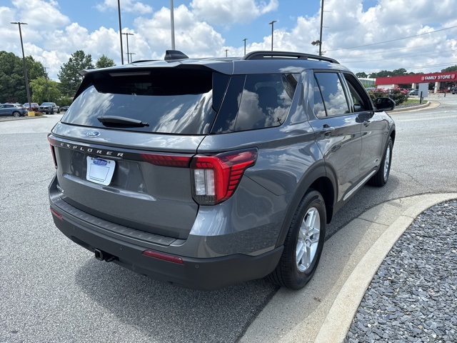 2025 Ford Explorer photo 9