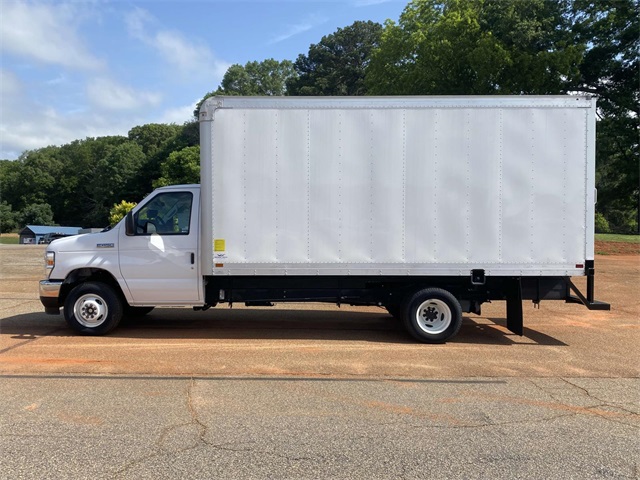 2025 Ford E-450 photo 6