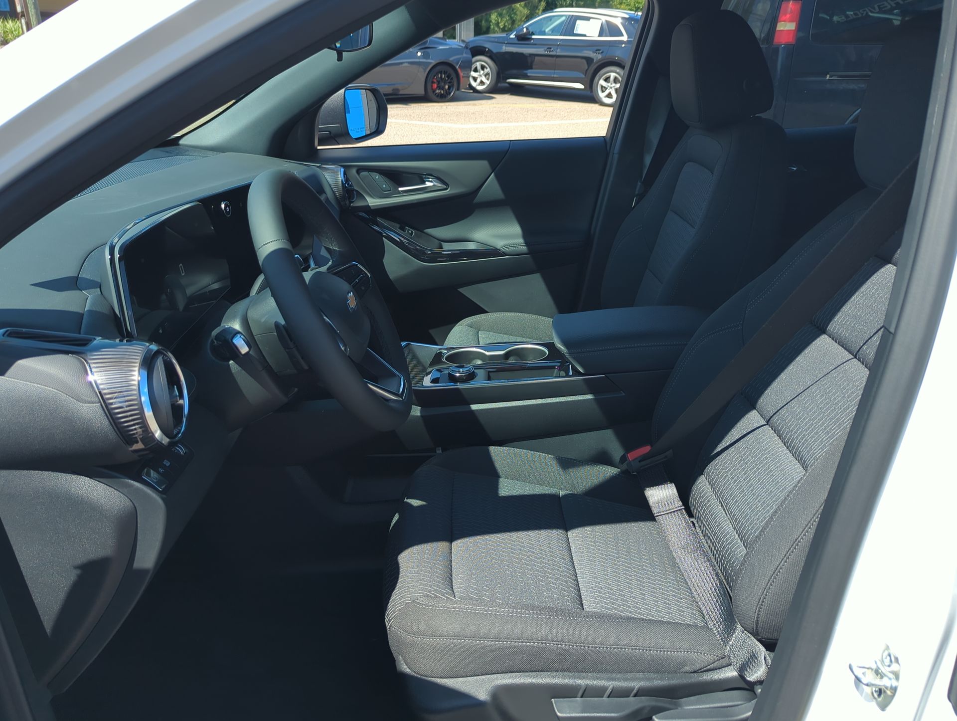 2026 Chevrolet Equinox LT photo 9