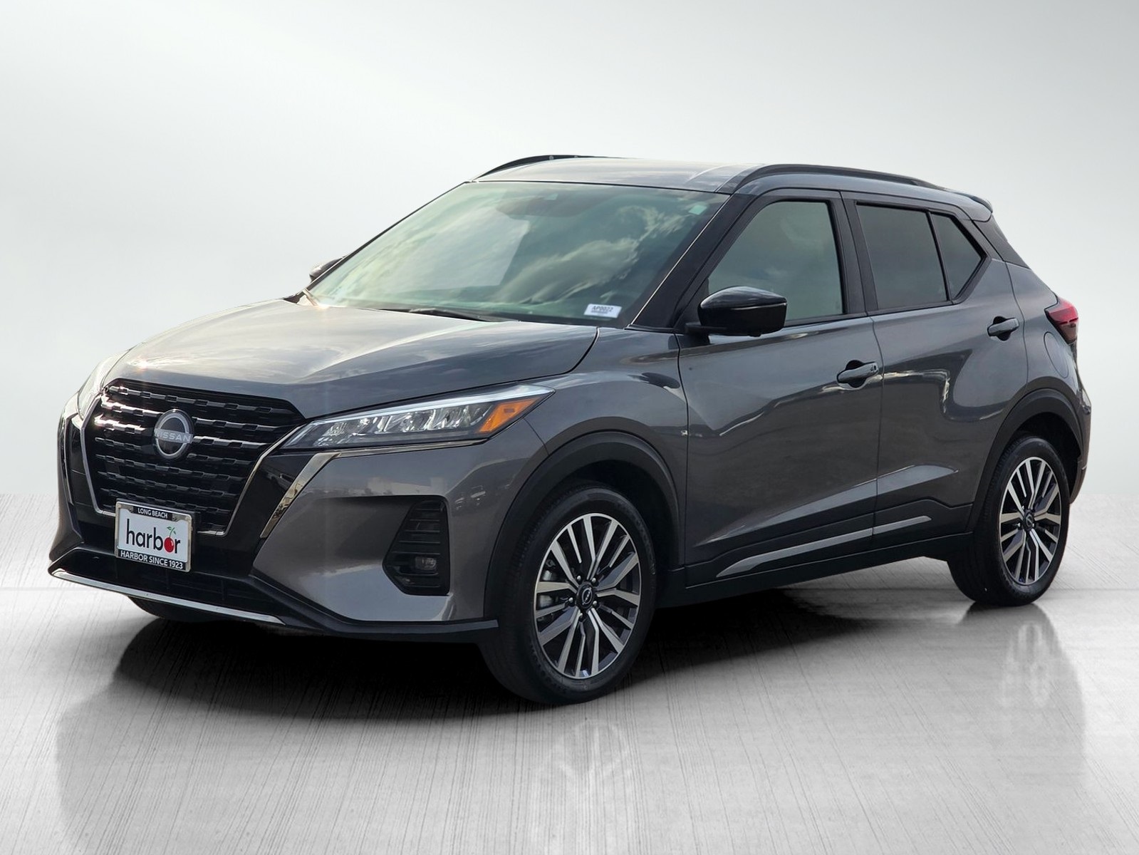 2024 Nissan Kicks SR photo 3
