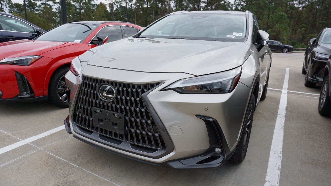 2025 Lexus NX 250's photo