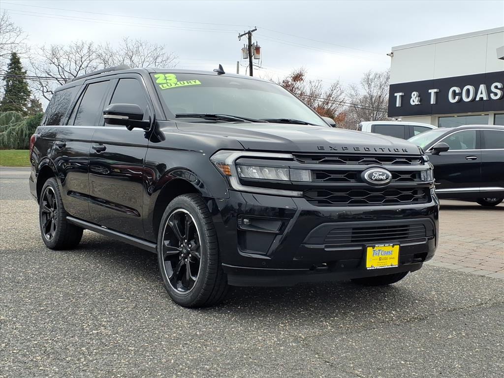 2023 Ford Expedition Limited photo 2