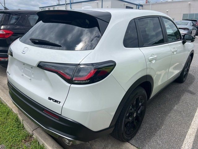 2025 Honda HR-V Sport photo 4