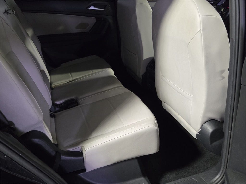 2021 Volkswagen Tiguan SE R-Line Black photo 12