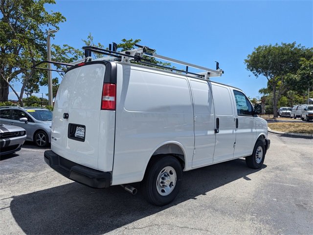 2025 Chevrolet Express Cargo 2500 photo 10