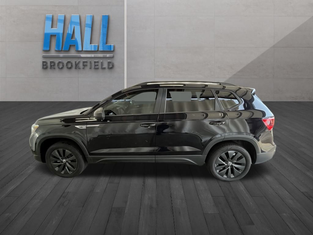 2024 Volkswagen Taos S photo 2