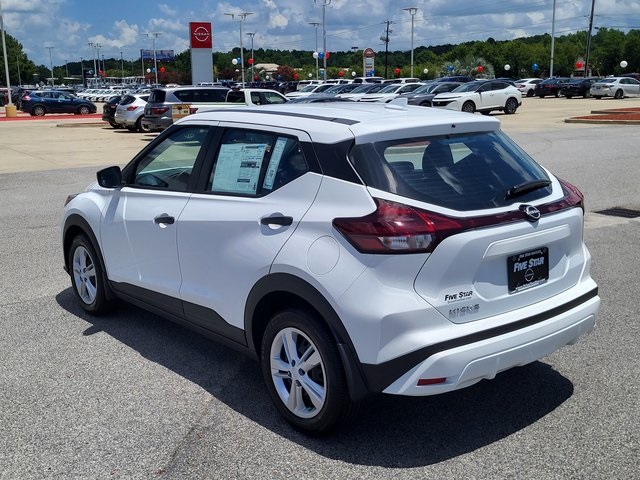 2025 Nissan Kicks Play S photo 4