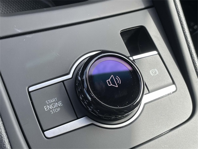 2025 Volkswagen Tiguan SE R-Line Black photo 26
