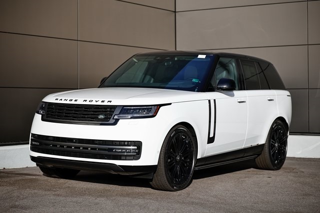 2025 Land Rover Range Rover SE's photo