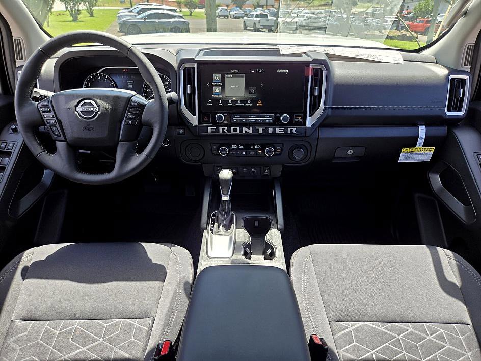 2025 Nissan Frontier Crew Cab SV photo 10